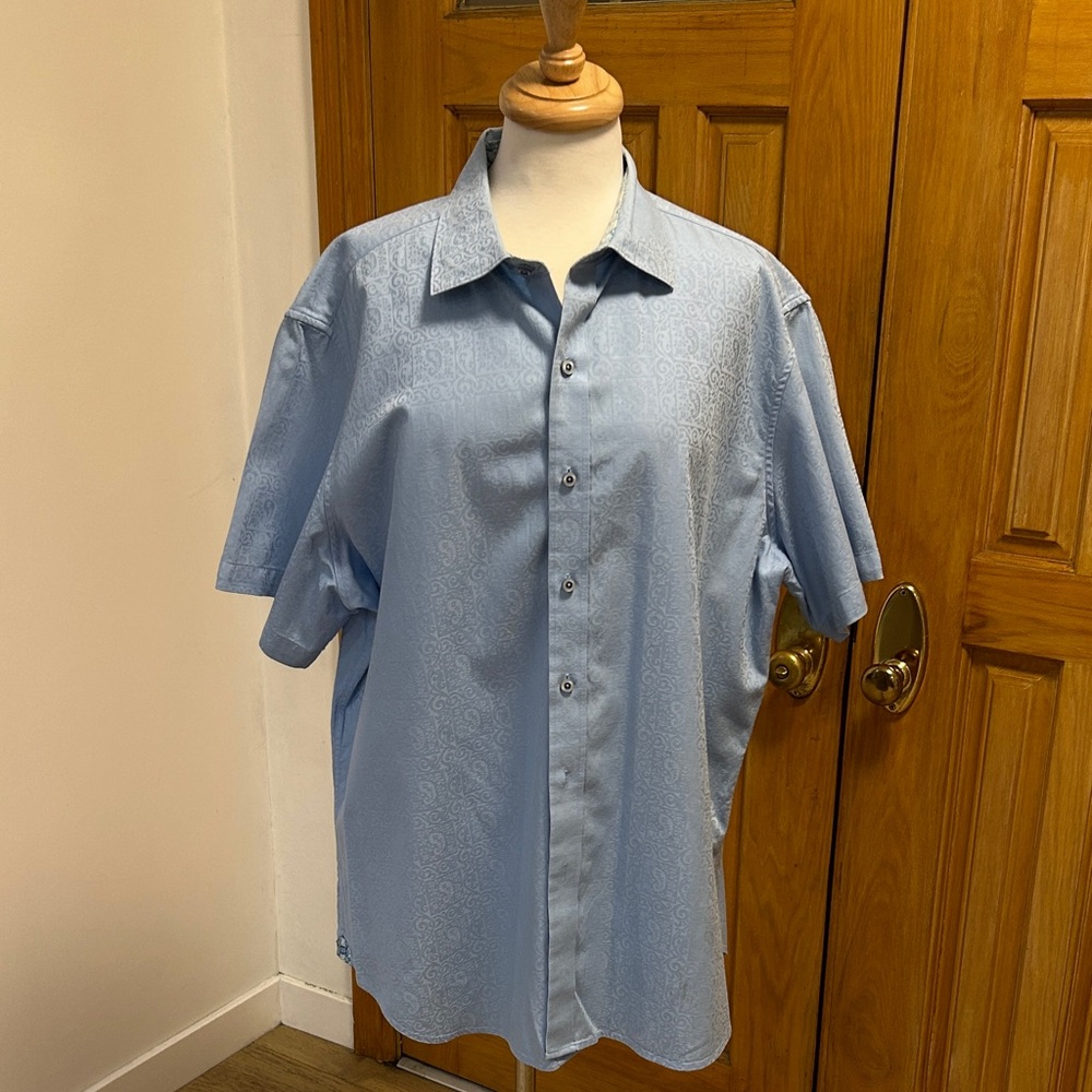 Robert Graham Men’s Light Blue Casual Button Down Shirt